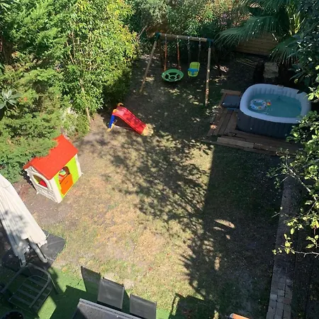 Apartment T2 Avec Jardin, Barriere St-genes